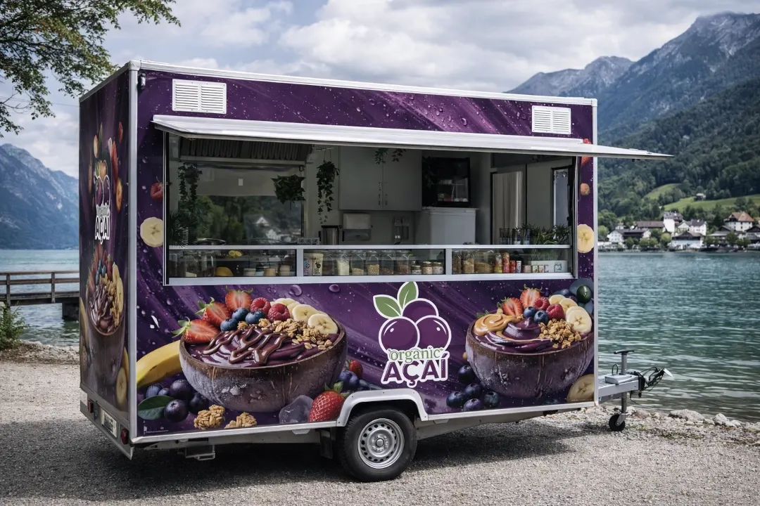 Organic Açaí Anhänger auf einem Event am See